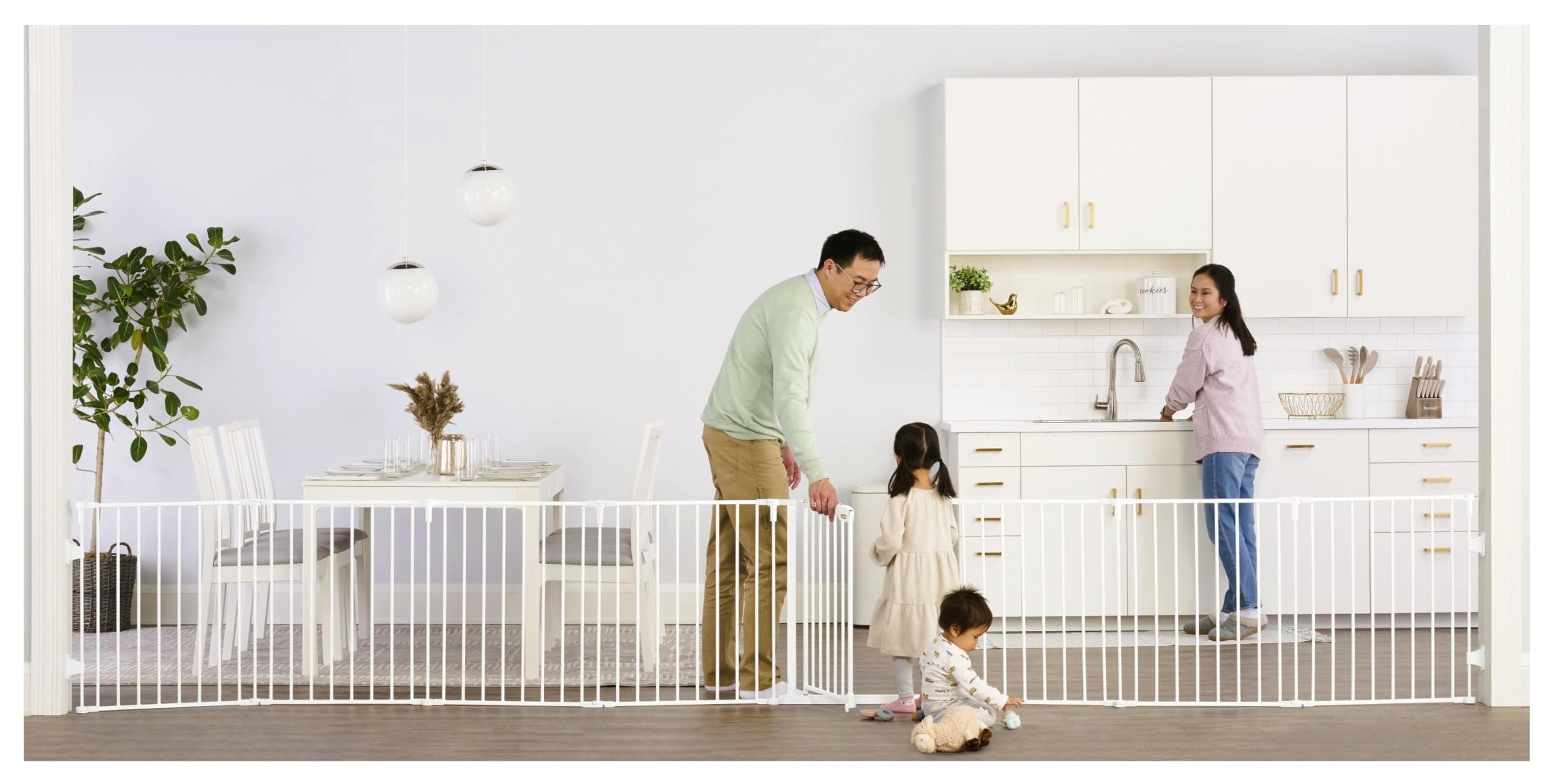 Regalo 194-Inch Super Wide Adjustable Baby Gate and Play Yard, 2-in-1, Bonus Kit, 4 Count (Pack of 1) 50.5-192"W x 28"H White