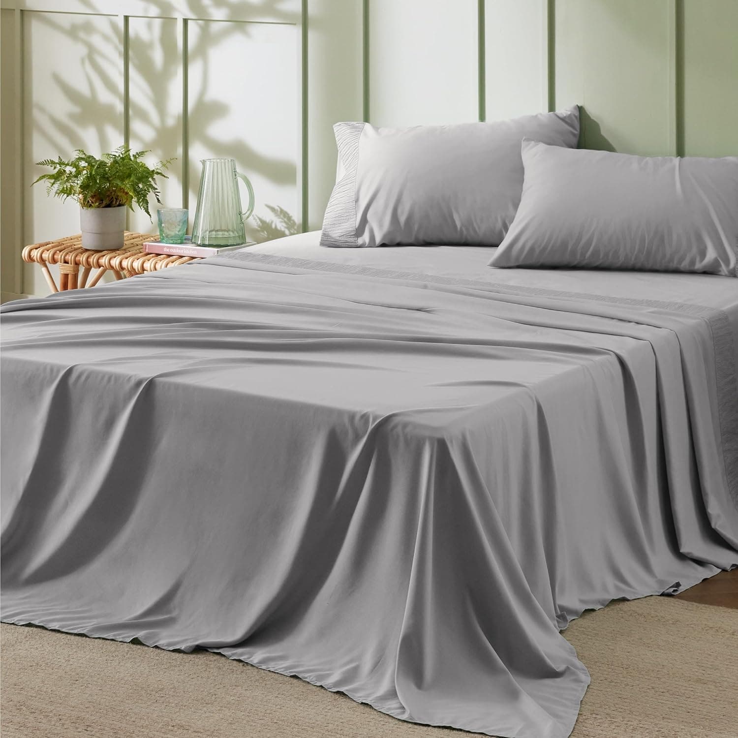 Bedsure Queen Sheet Set - 4 Pieces Soft Queen Size Sheets - Breathable & Cooling - Hotel Luxury - Easy Care Polyester Microfiber Bedding for Women, Men, Grey Grey Queen